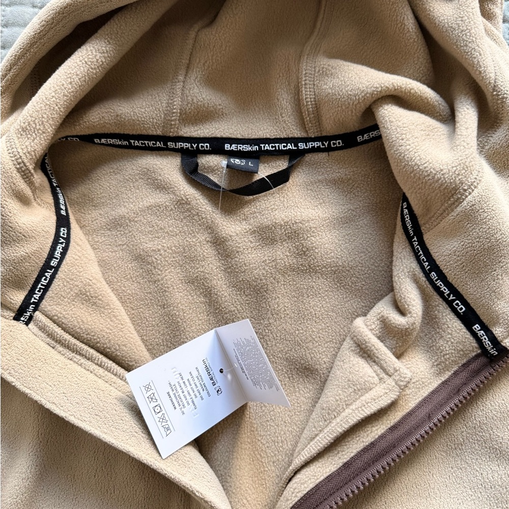 NWT Baerskin Tactile Jacket - Picture 5 of 5